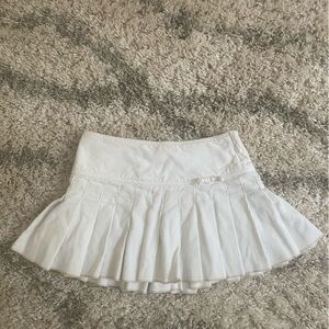 Vintage Aeropostale white corduroy pleated mini skirt